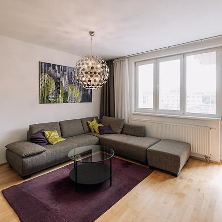 Apartment Family Bratislava Parking Slot Included! מראה חיצוני תמונה