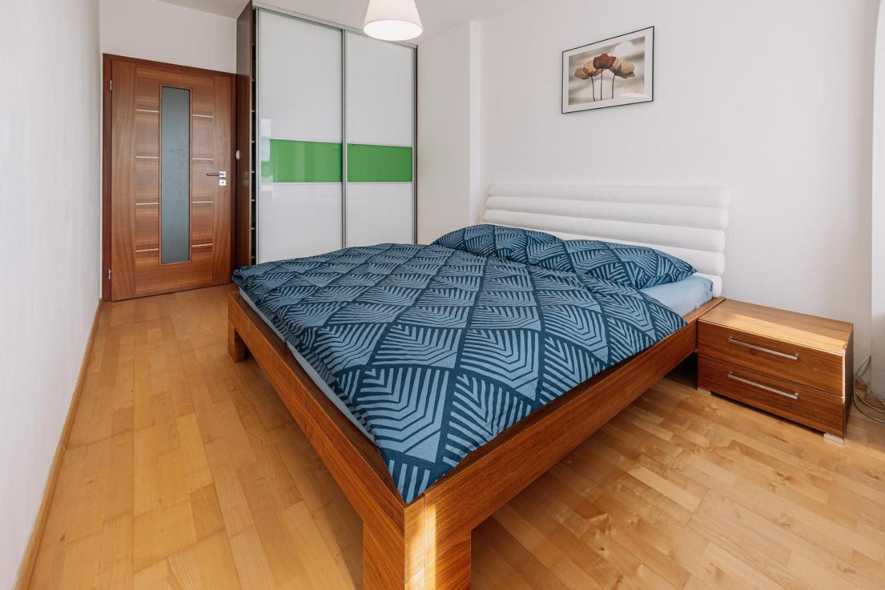 Apartment Family Bratislava Parking Slot Included! מראה חיצוני תמונה